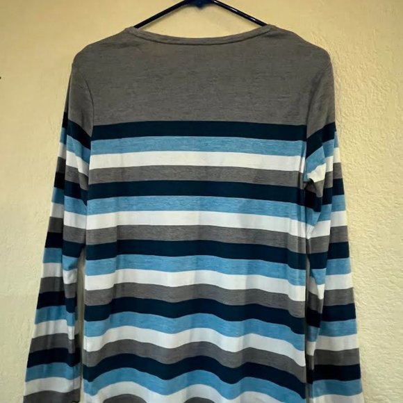 Croft &Barrow, size medium. gray, black, turquoise and white pullover Tee - Picture 2 of 3